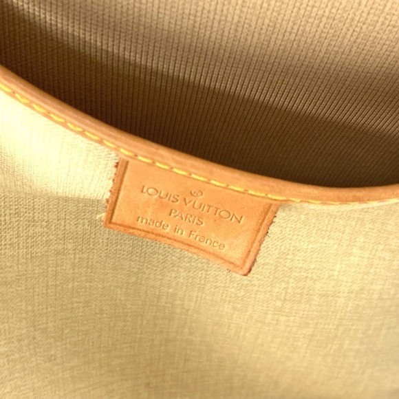 LOUIS VUITTON Authentic Brown Monogram Canvas Tote Bag - Picture 13 of 14